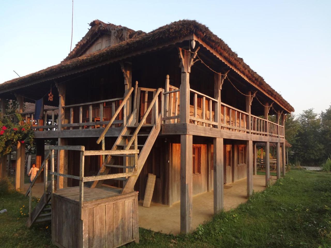 Shanta Ghar A Rustic Guesthouse Chitwan Exterior foto